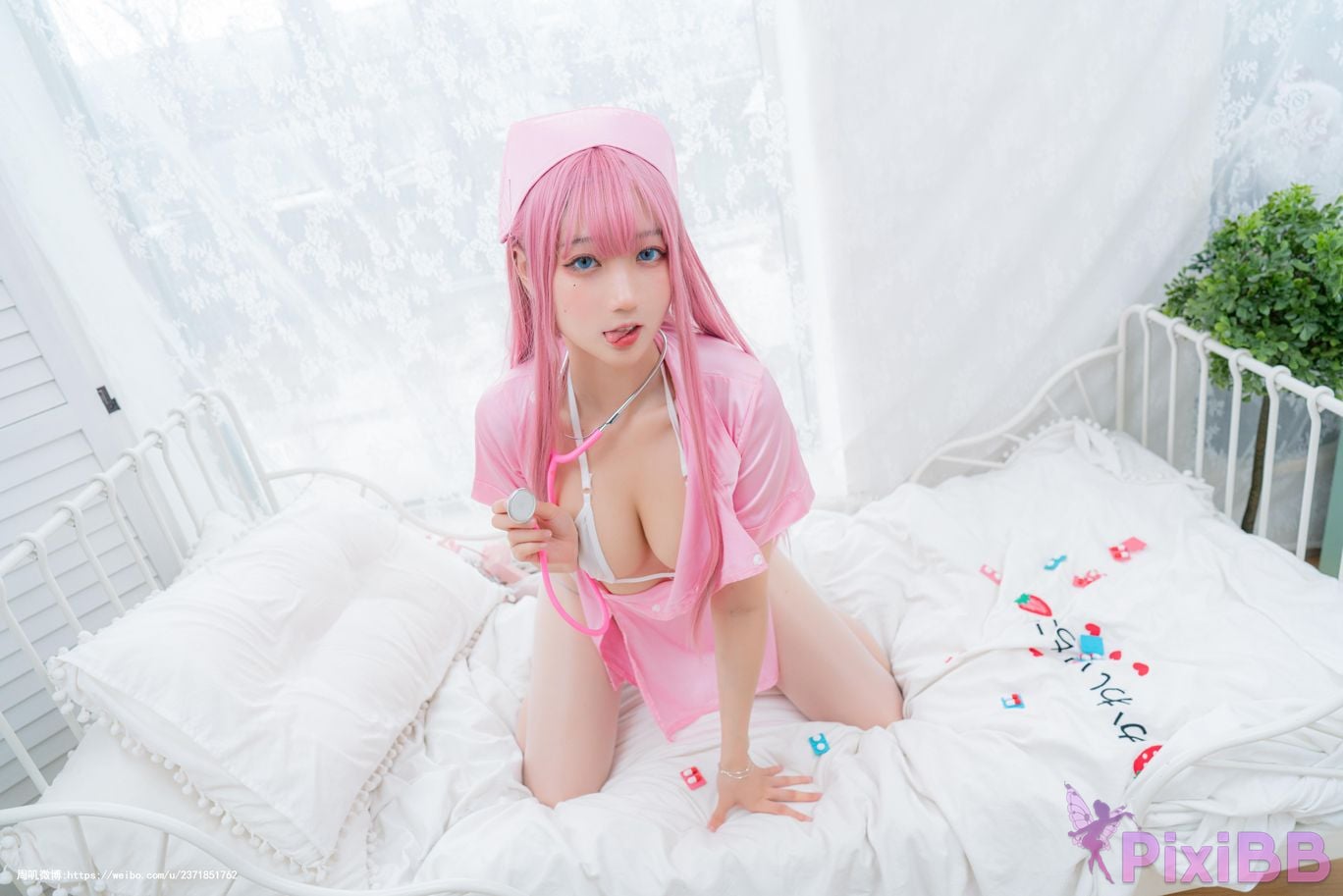 Coser and PixiBB.COM 048