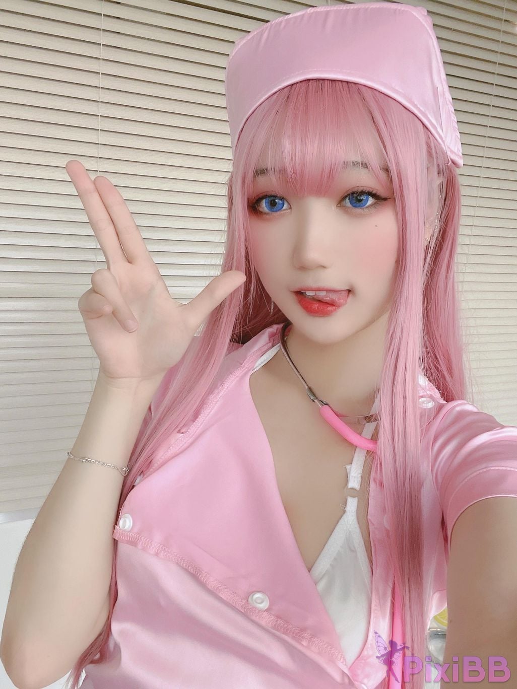 Coser and PixiBB.COM 062