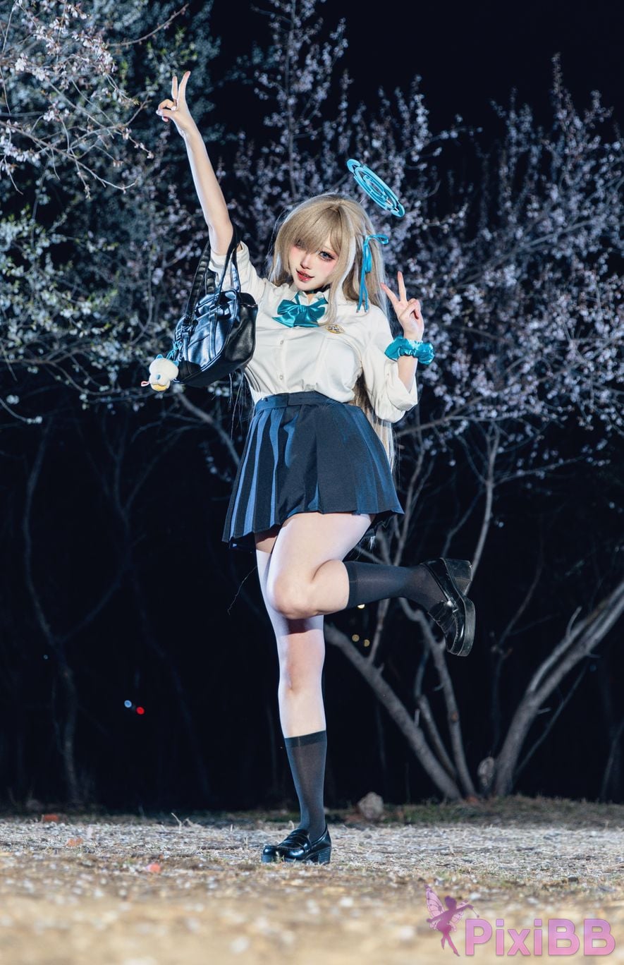 Cosplayer soso swish Blue Archive Asuna Night Sakura Outdoor PixiBB.COM 001