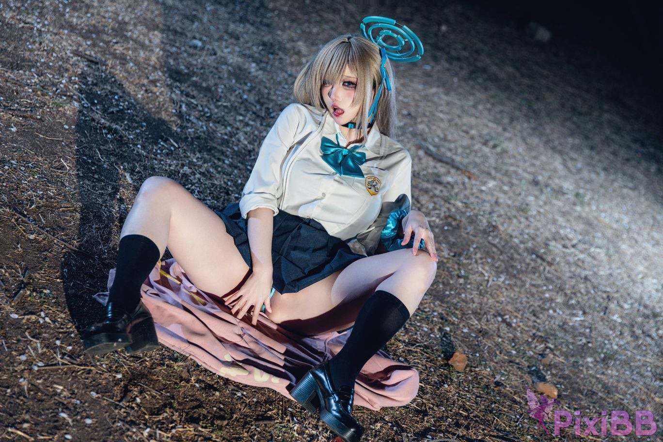 Cosplayer soso swish Blue Archive Asuna Night Sakura Outdoor PixiBB.COM 008
