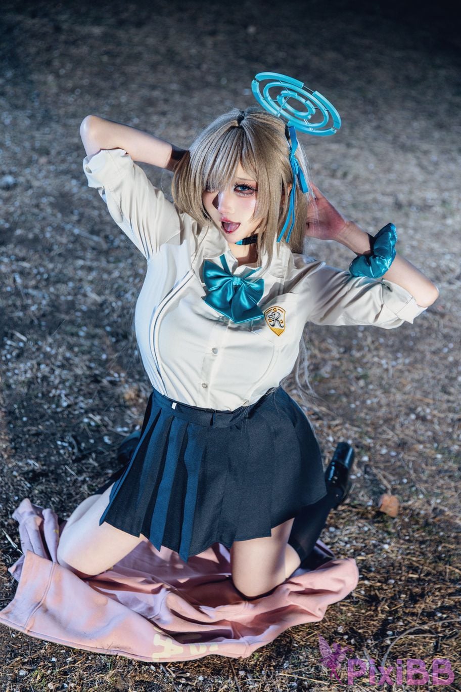 Cosplayer soso swish Blue Archive Asuna Night Sakura Outdoor PixiBB.COM 019