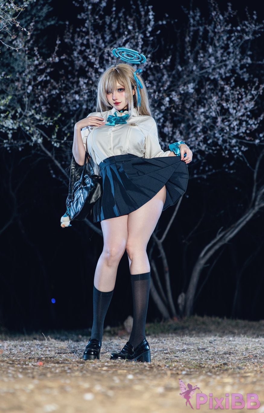Cosplayer soso swish Blue Archive Asuna Night Sakura Outdoor PixiBB.COM 023