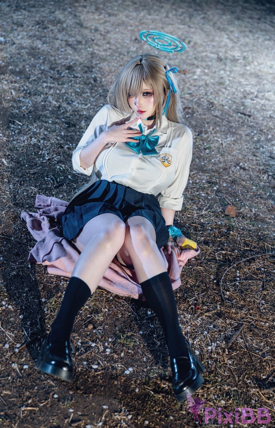 Cosplayer soso swish Blue Archive Asuna Night Sakura Outdoor PixiBB.COM 027