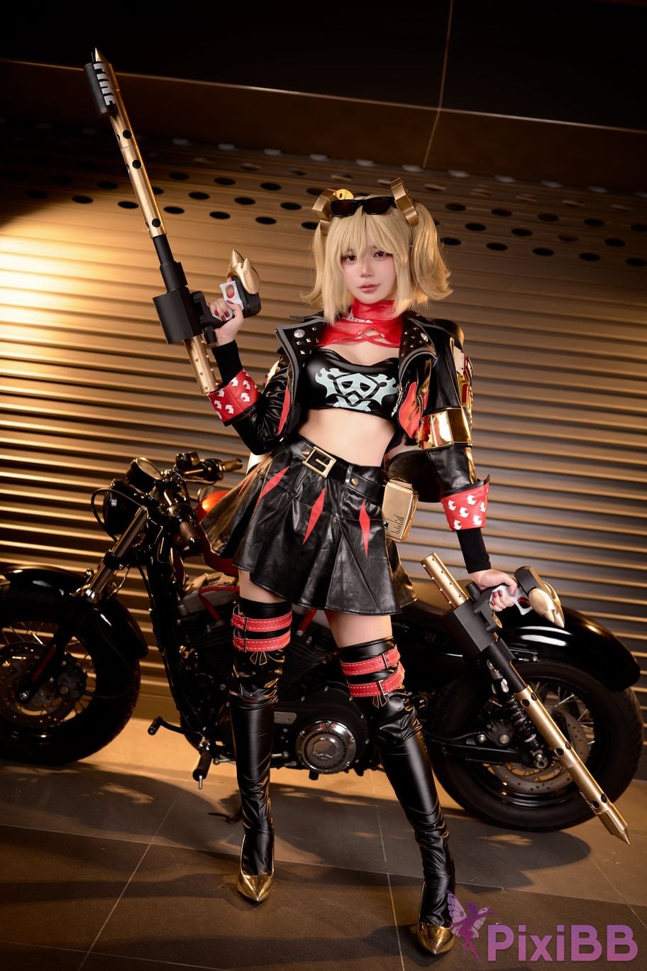Cosplayer ZinieQ Burnice PixiBB.COM 002
