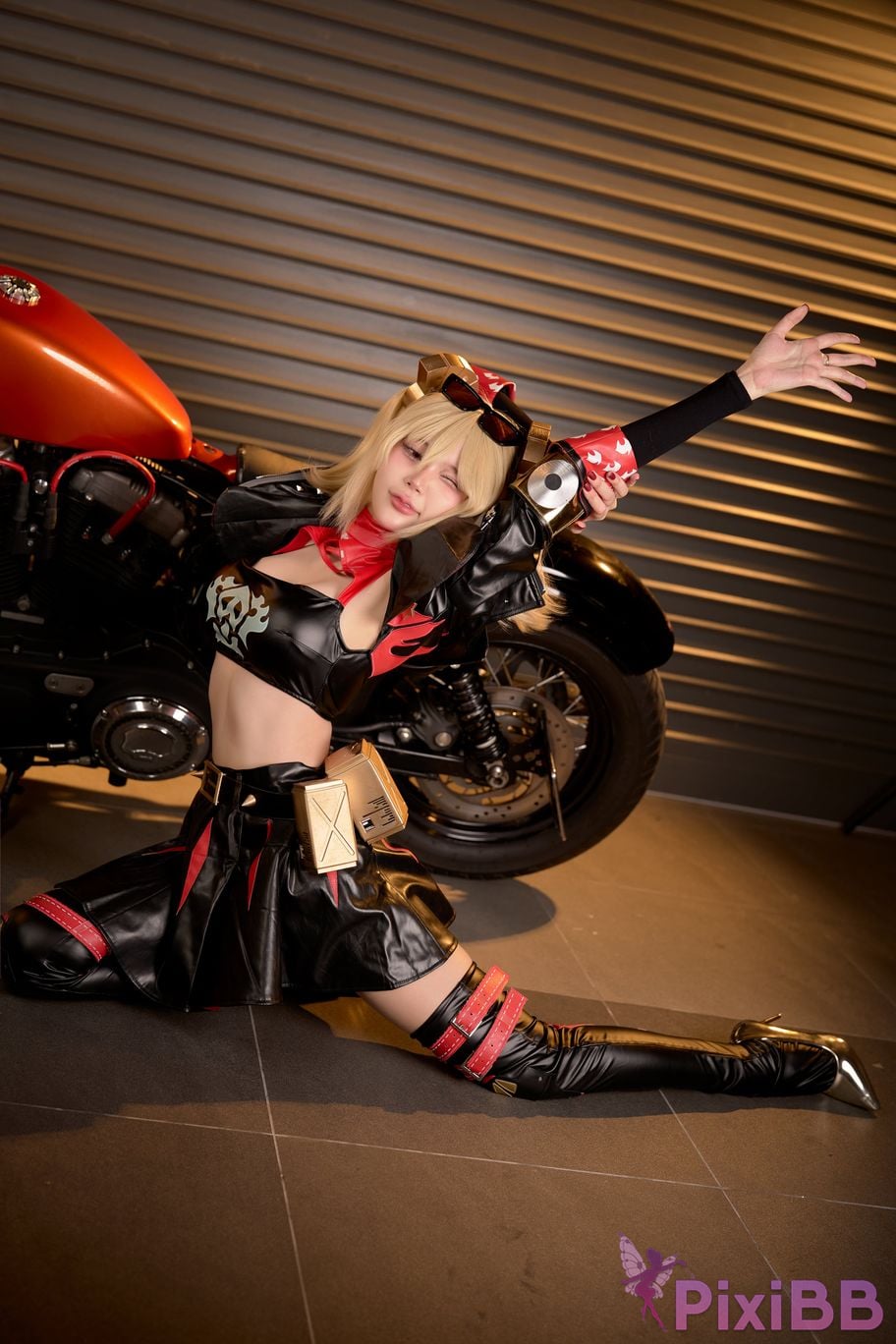 Cosplayer ZinieQ Burnice PixiBB.COM 005