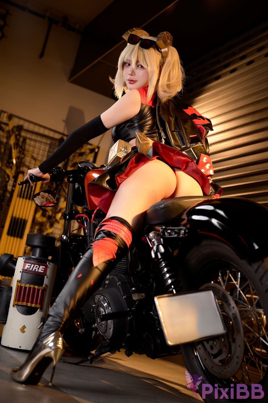 Cosplayer ZinieQ Burnice PixiBB.COM 008