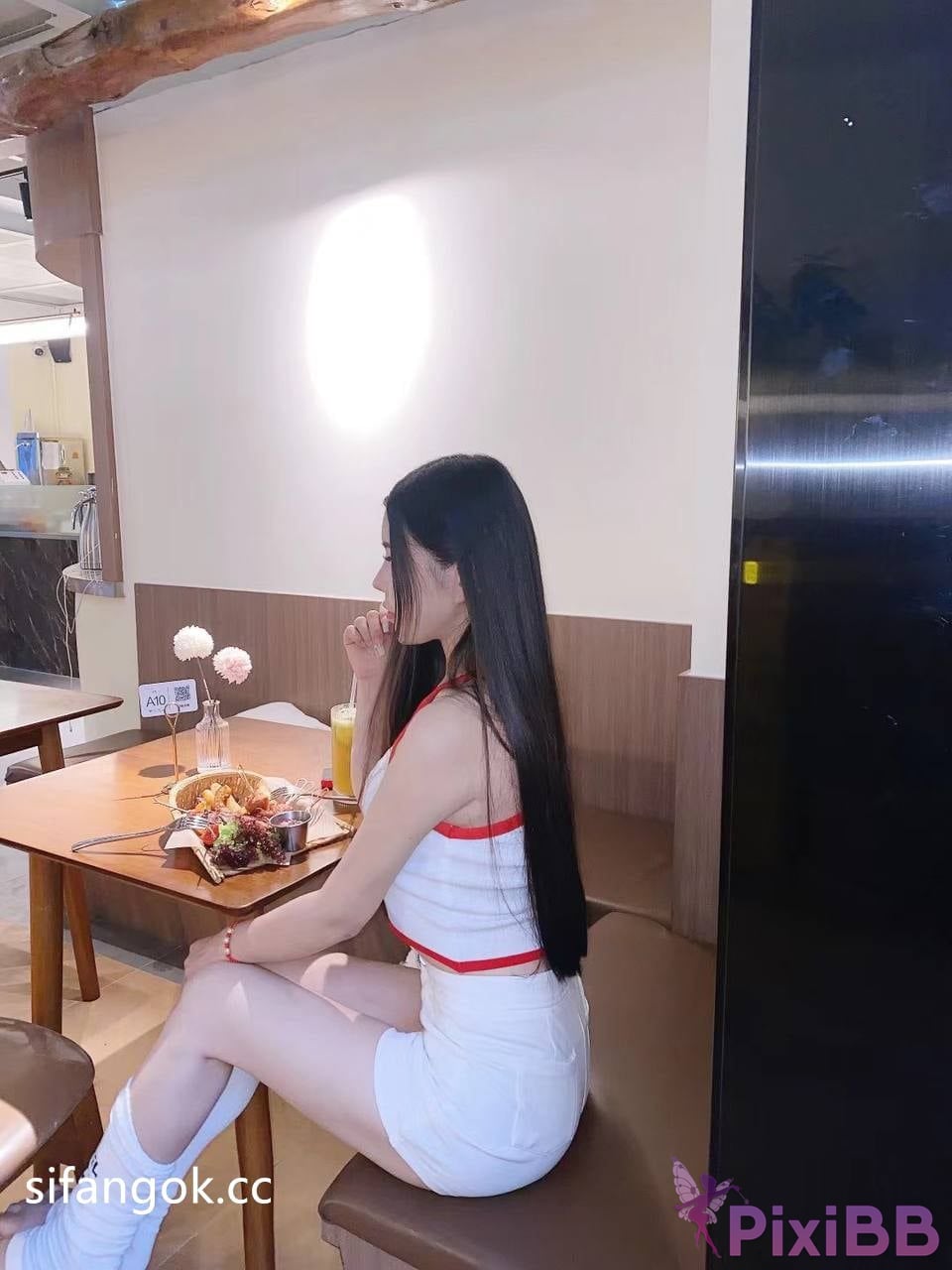 OtherXXX little lady Guangzhou Tianhe Xiancun model and gold host view welfare PixiBB.COM 070