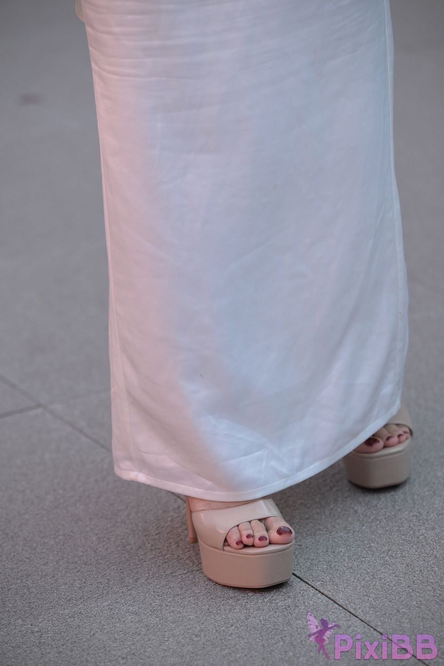 Featured Street Photography Works No.5834 Little Luna in elegant white dress PixiBB.COM 105