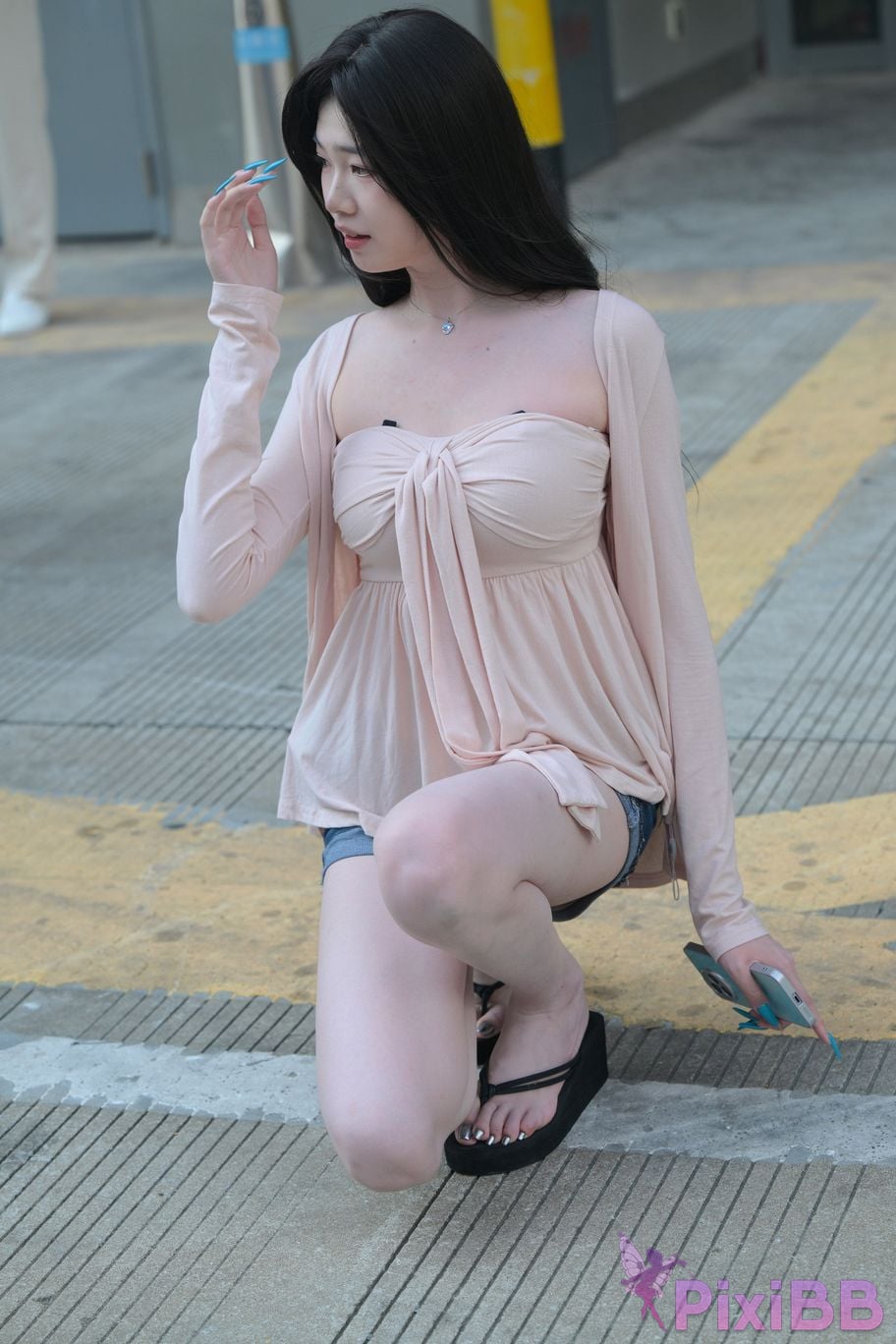 Featured Street Photography Works No.5826 Pretty girl with long legs PixiBB.COM 113