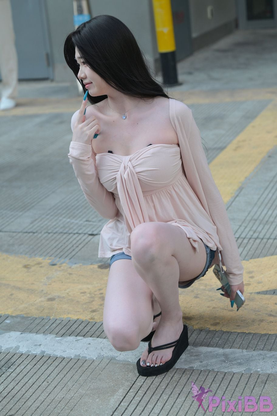 Featured Street Photography Works No.5826 Pretty girl with long legs PixiBB.COM 116