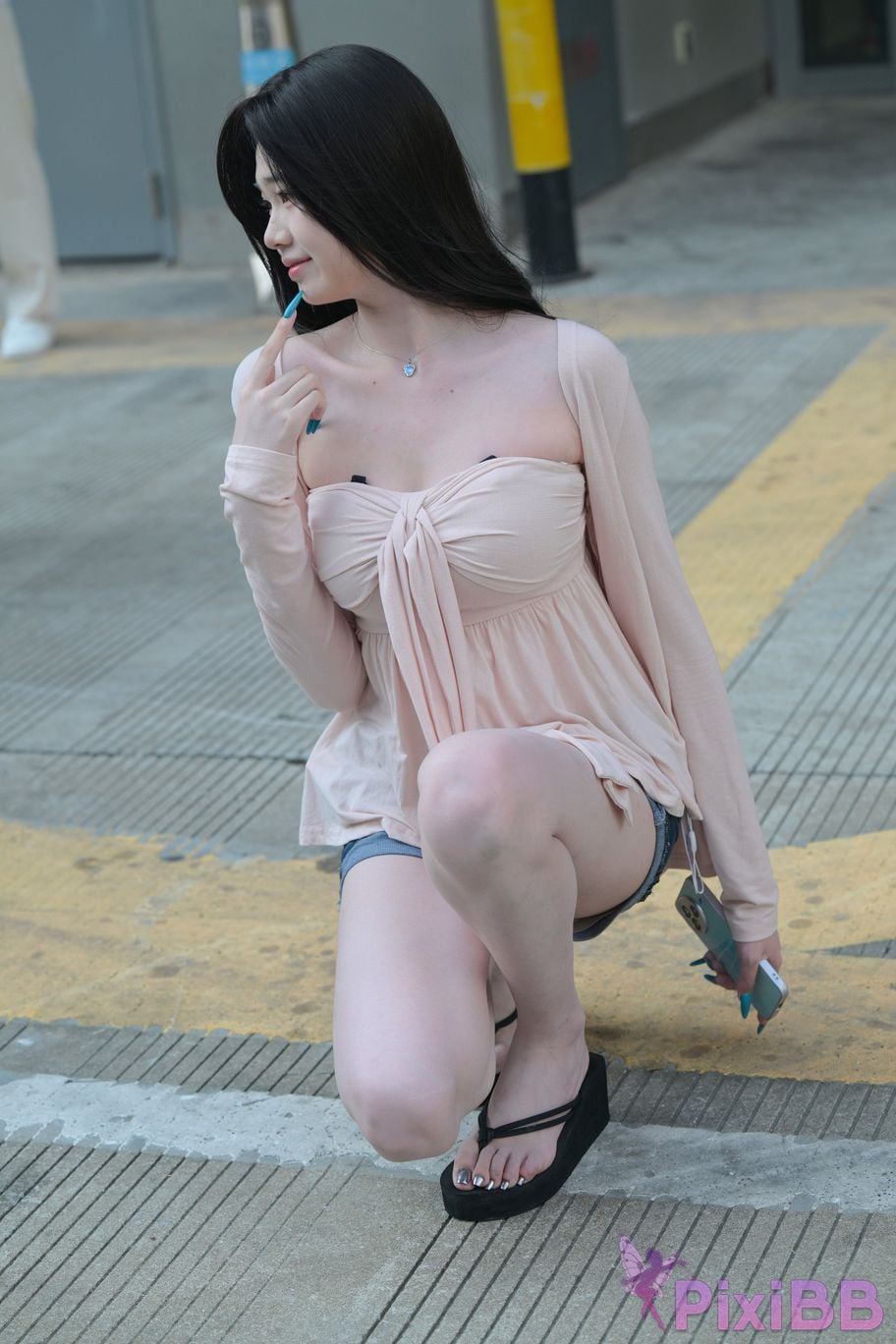 Featured Street Photography Works No.5826 Pretty girl with long legs PixiBB.COM 117