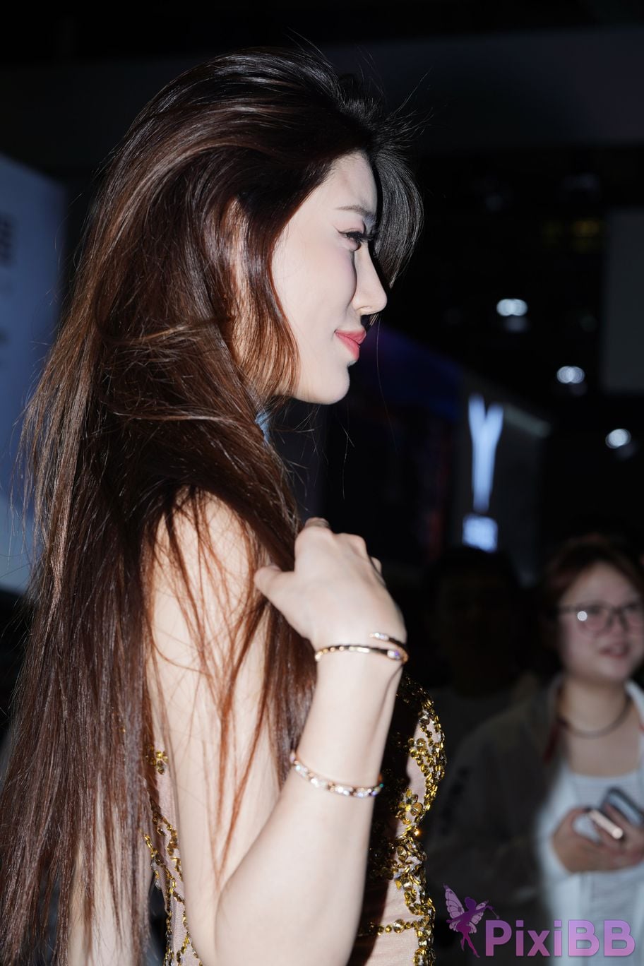 Featured Street Photography Works No.5827 Xiao Wusu golden suspender skirt PixiBB.COM 125