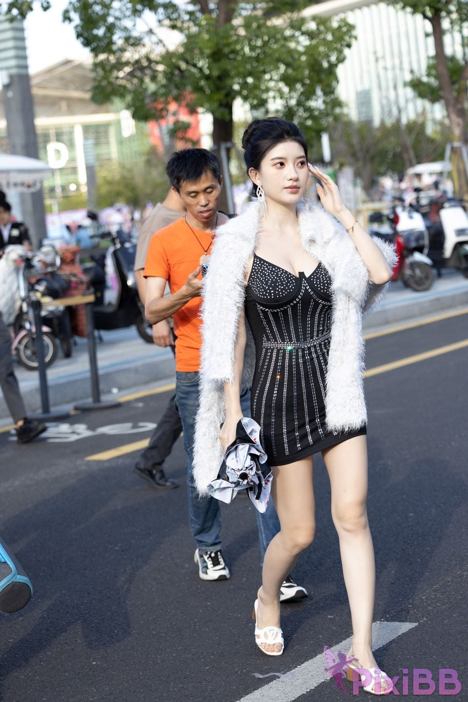 Featured Street Photography Works No.5828 car model BB Sauce shot PixiBB.COM 137