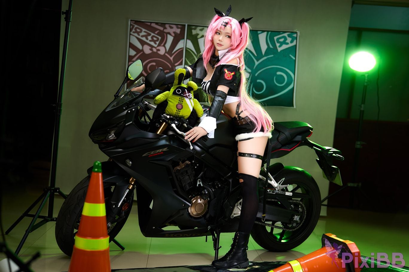 Coser ZinieQ Nicole Zenless Zone Zero PixiBB.COM 013