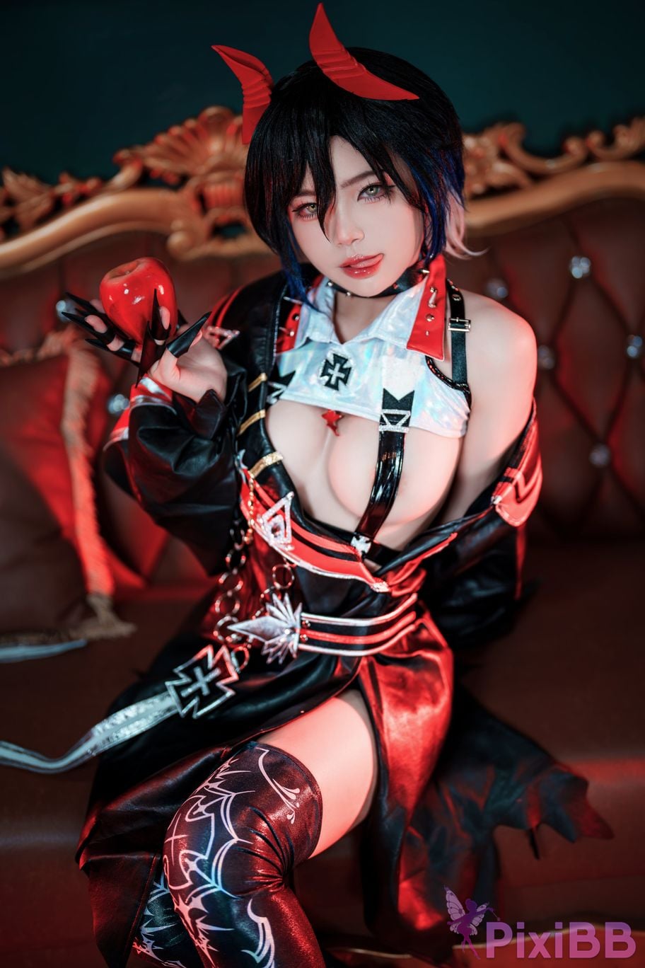 Coser ZinieQ Ulrich von Hutten Azur Lane PixiBB.COM 004