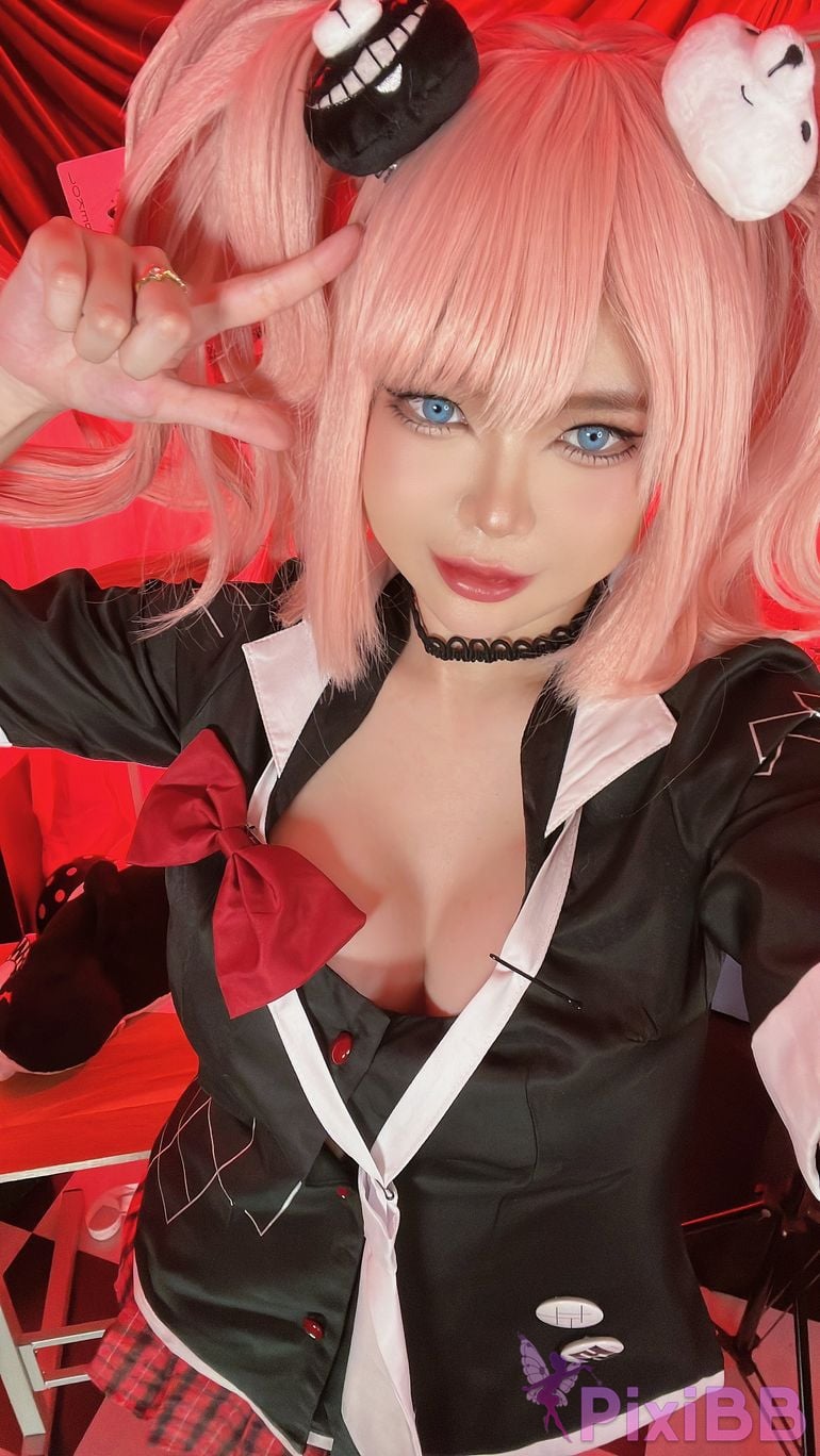 Coser ZinieQ Junko Danganronpa PixiBB.COM 010