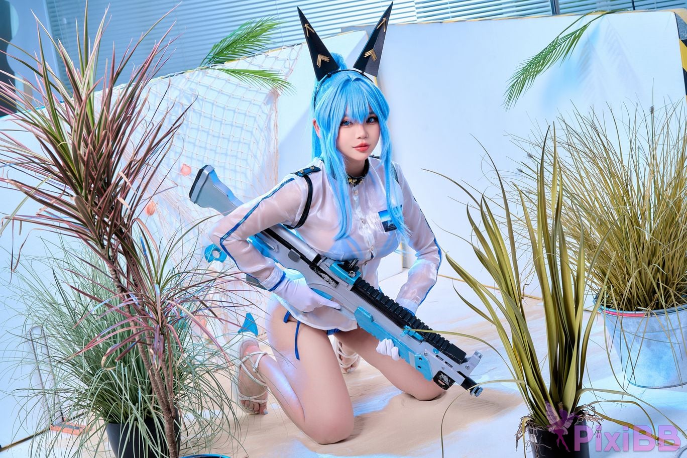 Coser ZinieQ Helm x Anis NIKKE Cosplay PixiBB.COM 027