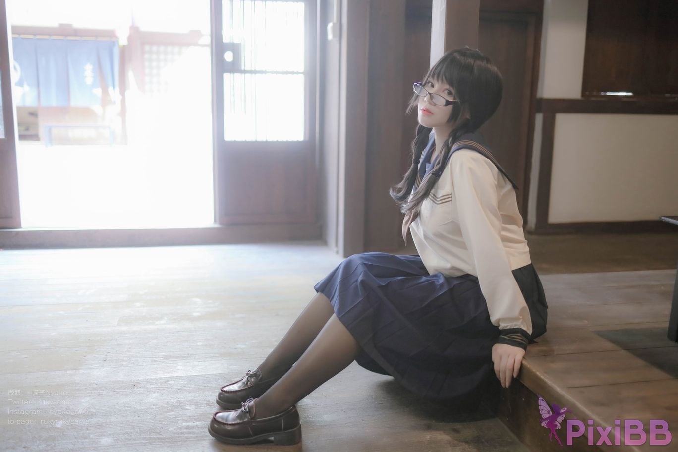 Coser Nyako PixiBB.COM 098