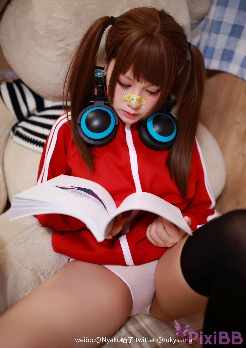 Coser Nyako PixiBB.COM 005