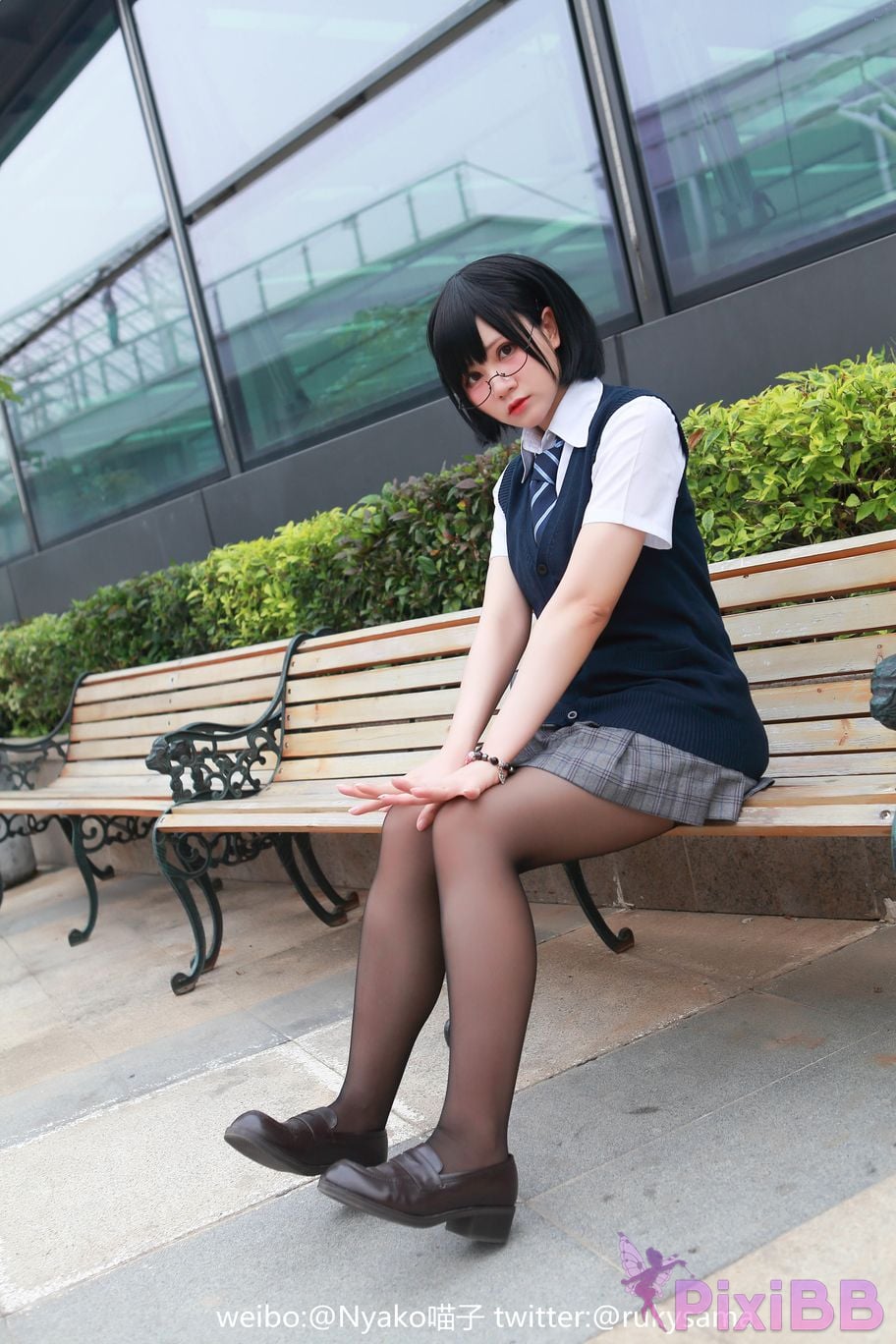 Coser Nyako PixiBB.COM 039