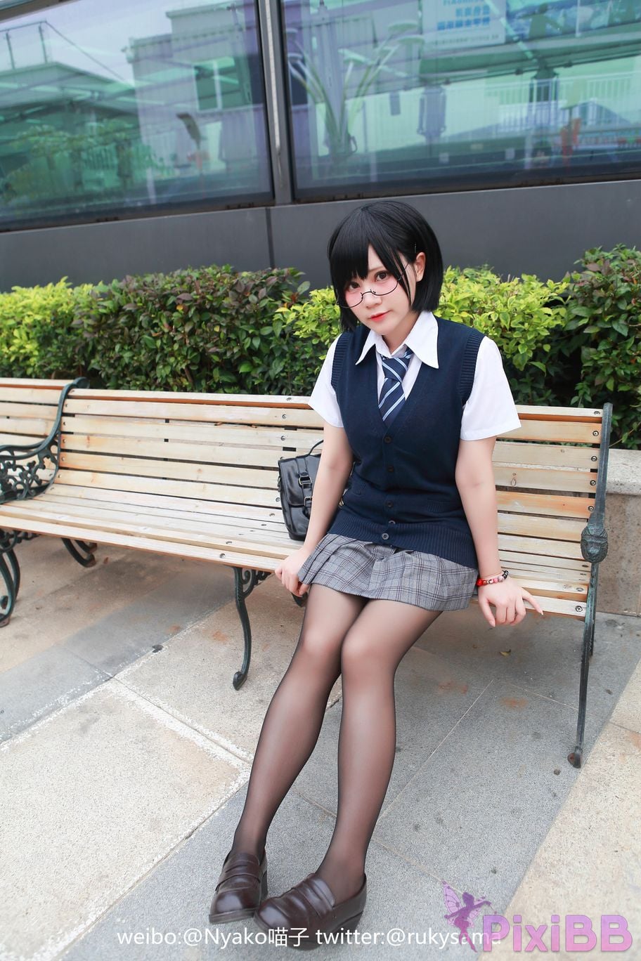 Coser Nyako PixiBB.COM 043