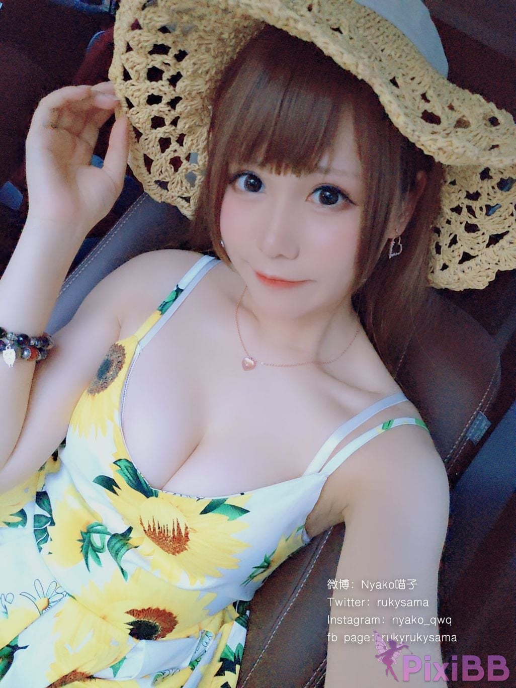 Coser Nyako PixiBB.COM 180.JPG