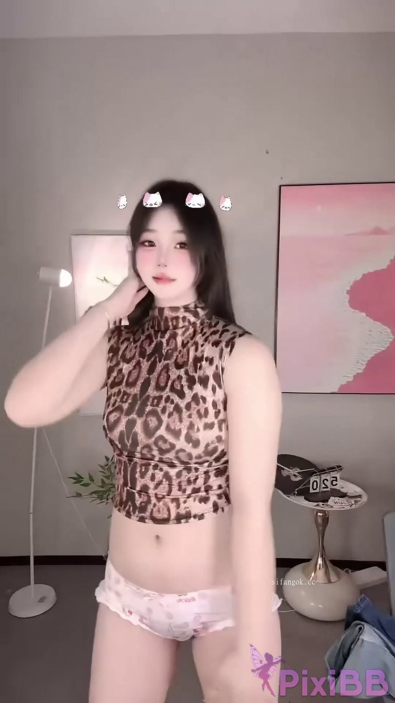 OtherXXX small fish Kuaishou sweet young girl Show your face and dance naked PixiBB.COM 037