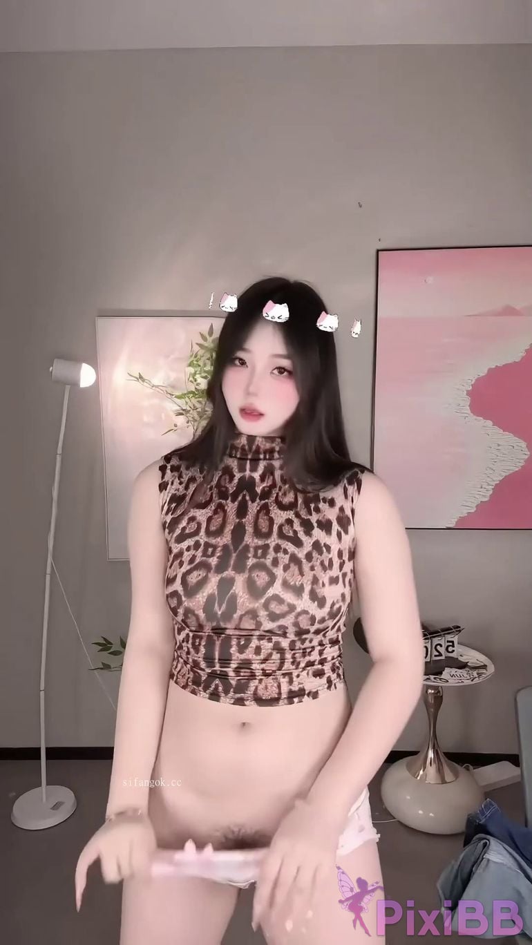 OtherXXX small fish Kuaishou sweet young girl Show your face and dance naked PixiBB.COM 039
