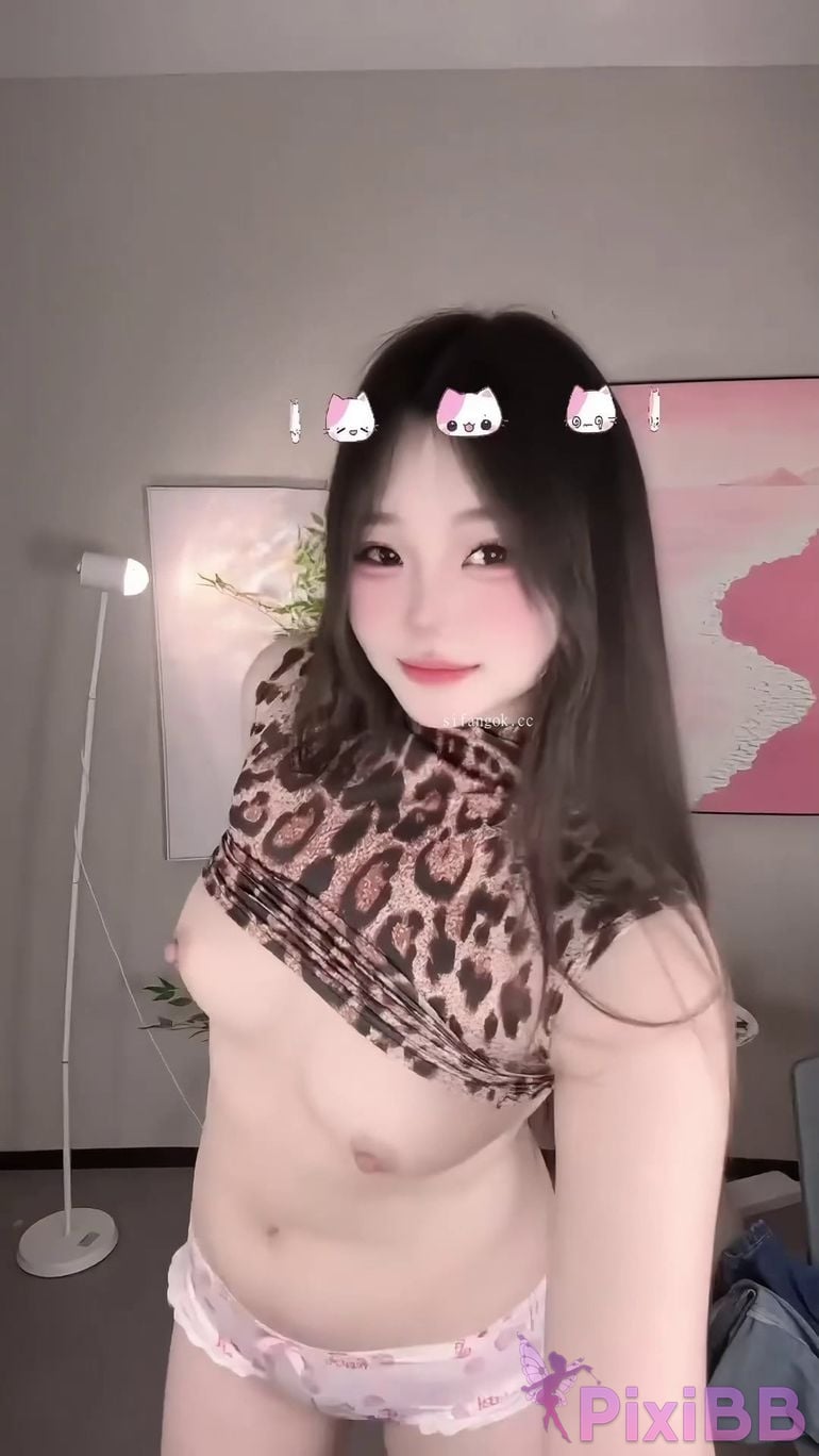 OtherXXX small fish Kuaishou sweet young girl Show your face and dance naked PixiBB.COM 048
