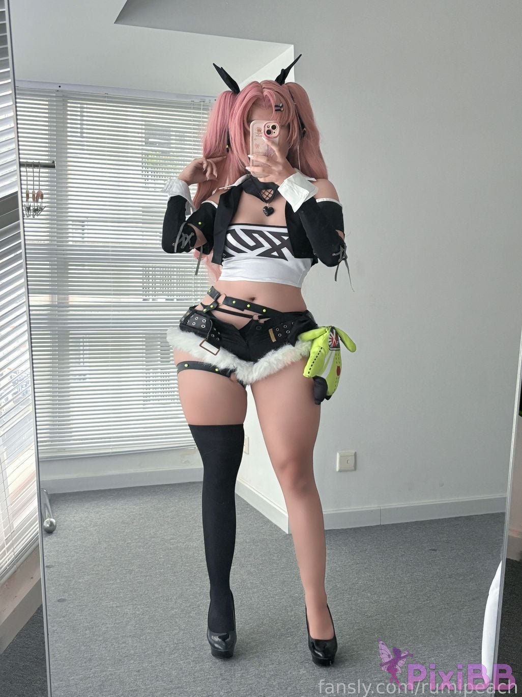 Rumipeach Nicole (Zenless Zone Zero) PixiBB.COM