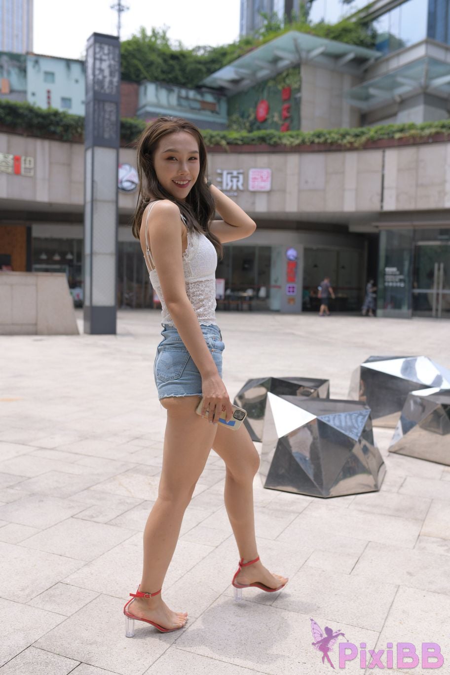 Featured Street Photography Works No.5852 Young and beautiful girl in hot pants PixiBB.COM 381