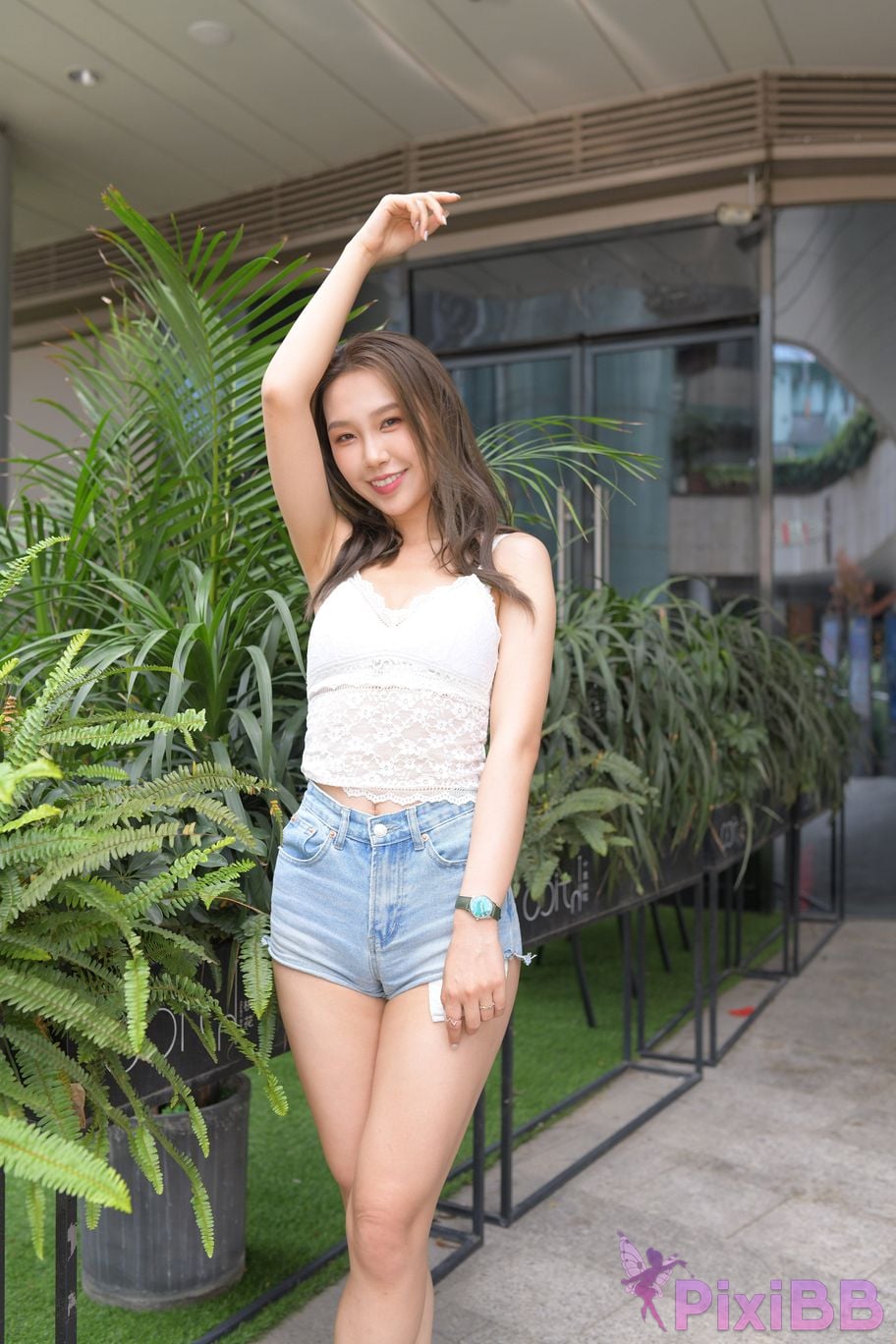 Featured Street Photography Works No.5852 Young and beautiful girl in hot pants PixiBB.COM 449