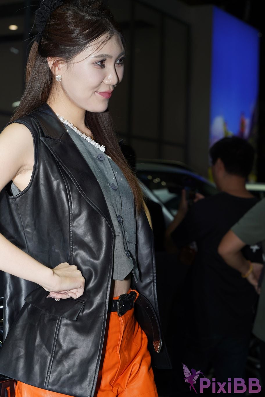 Featured Street Photography Works No.5854 Meiqi in bright leather jacket sweet PixiBB.COM 037
