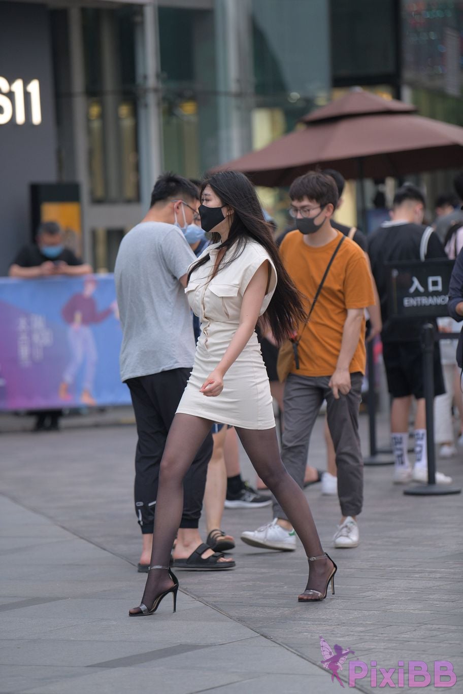Featured Street Photography Works No.5857 Sexy beauty in black stockings PixiBB.COM 001