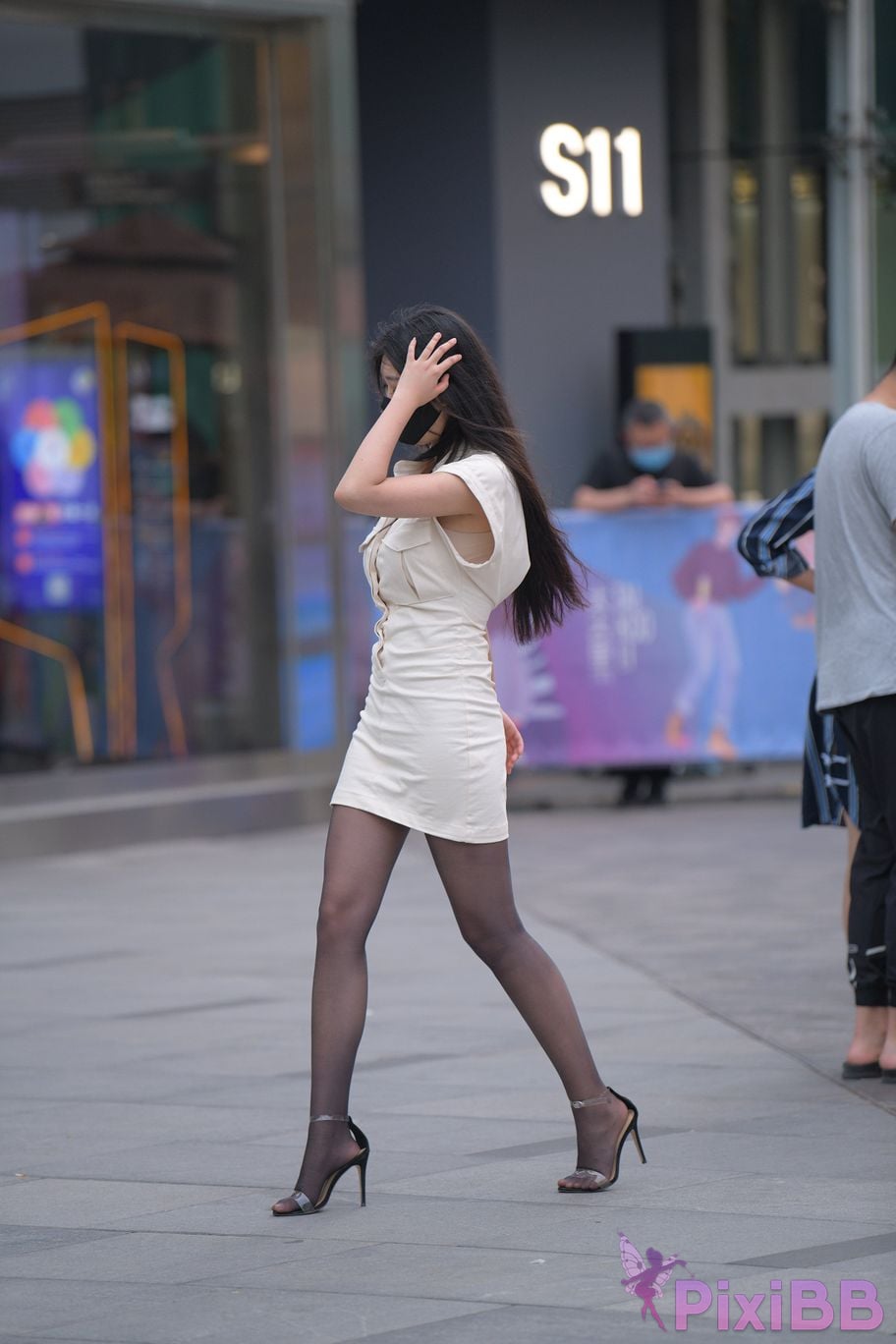 Featured Street Photography Works No.5857 Sexy beauty in black stockings PixiBB.COM 003