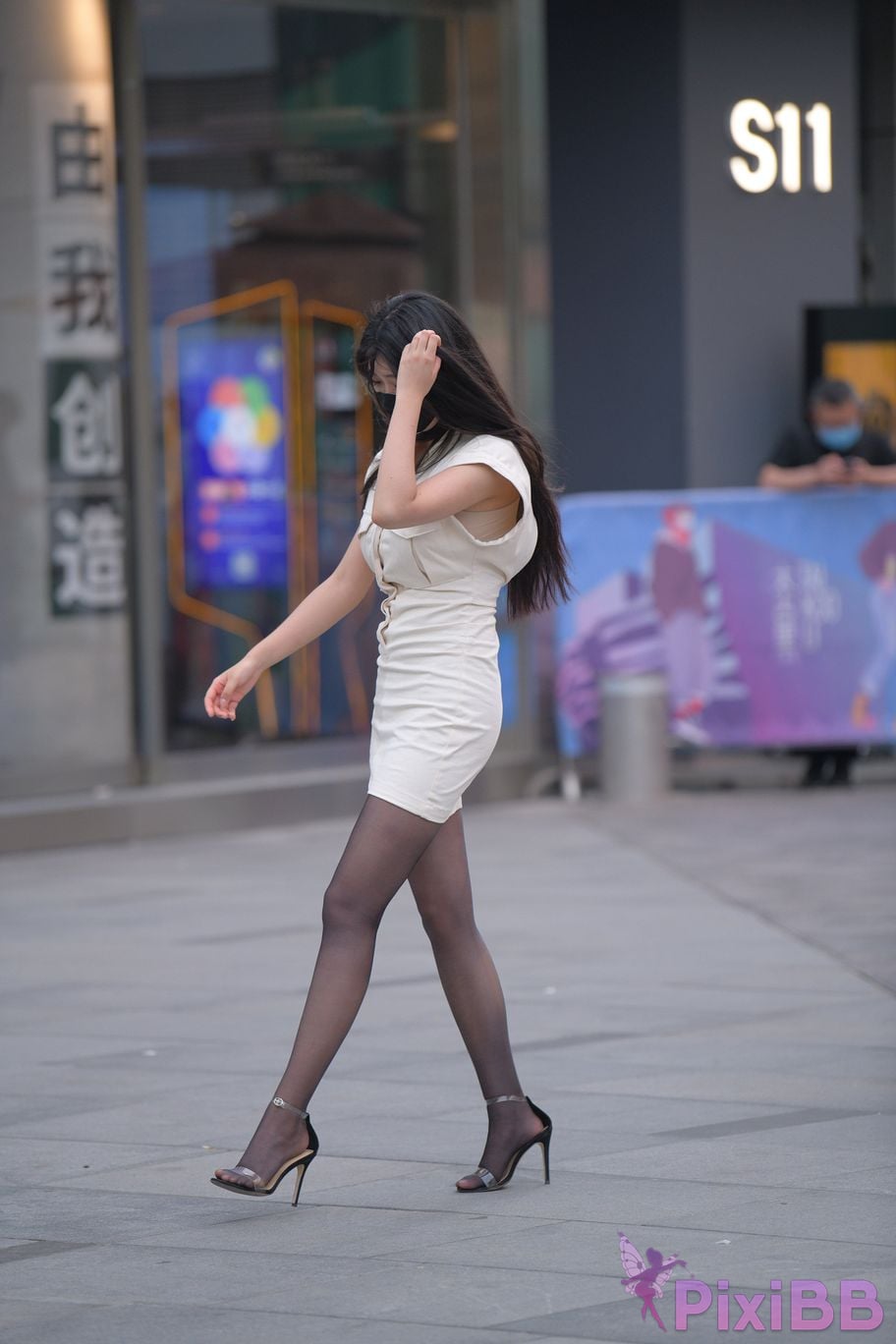 Featured Street Photography Works No.5857 Sexy beauty in black stockings PixiBB.COM 006