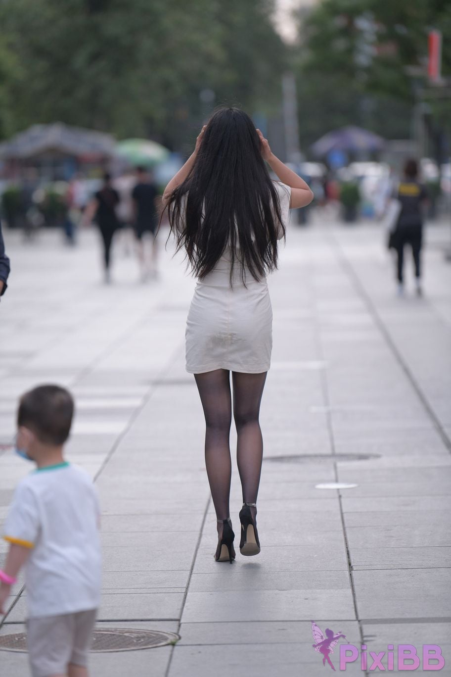 Featured Street Photography Works No.5857 Sexy beauty in black stockings PixiBB.COM 014