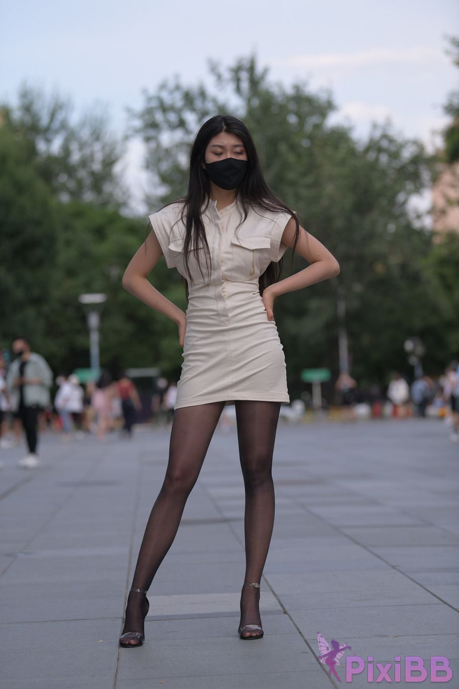 Featured Street Photography Works No.5857 Sexy beauty in black stockings PixiBB.COM 050