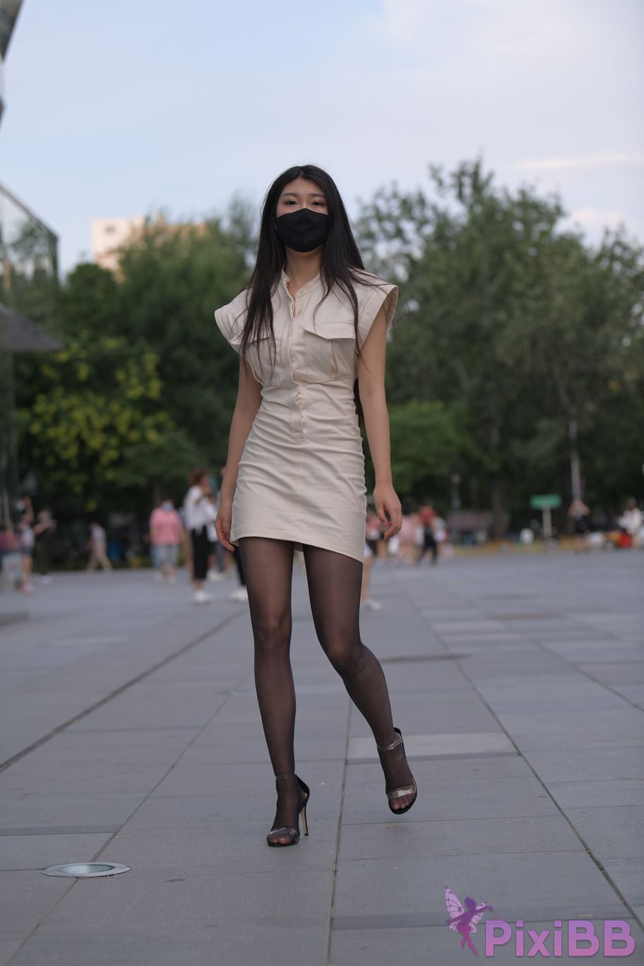 Featured Street Photography Works No.5857 Sexy beauty in black stockings PixiBB.COM 055