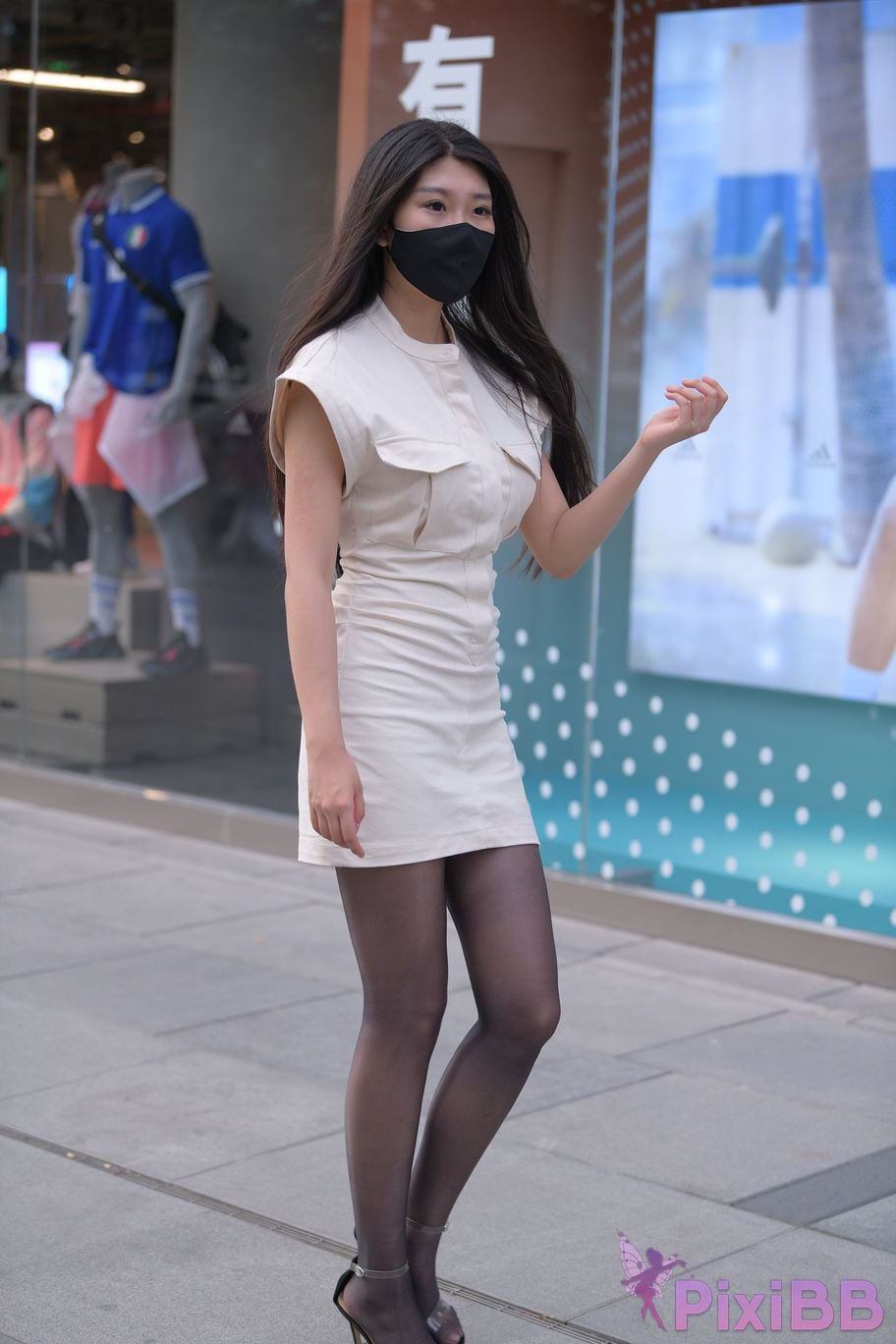 Featured Street Photography Works No.5857 Sexy beauty in black stockings PixiBB.COM 090