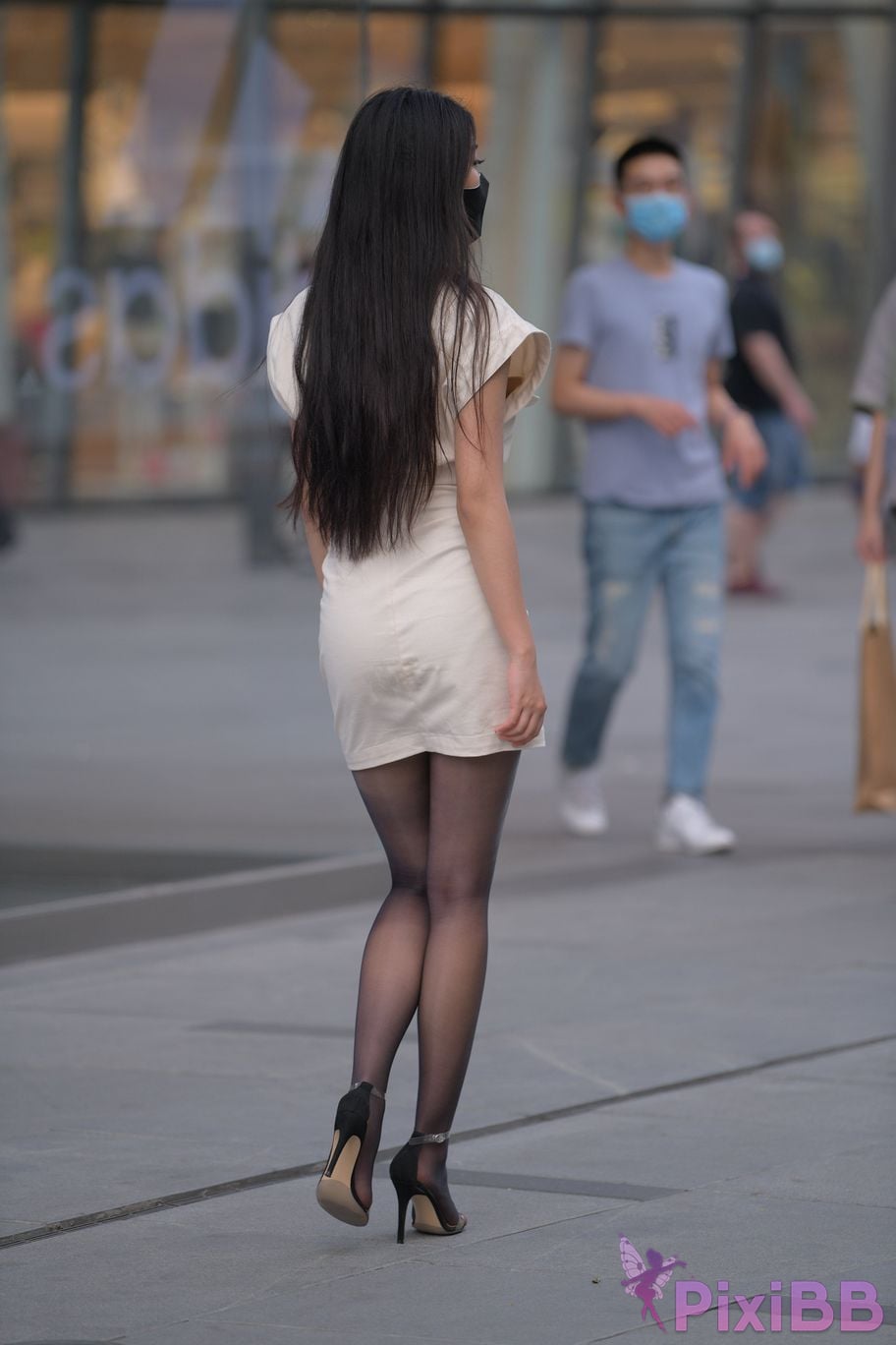 Featured Street Photography Works No.5857 Sexy beauty in black stockings PixiBB.COM 095