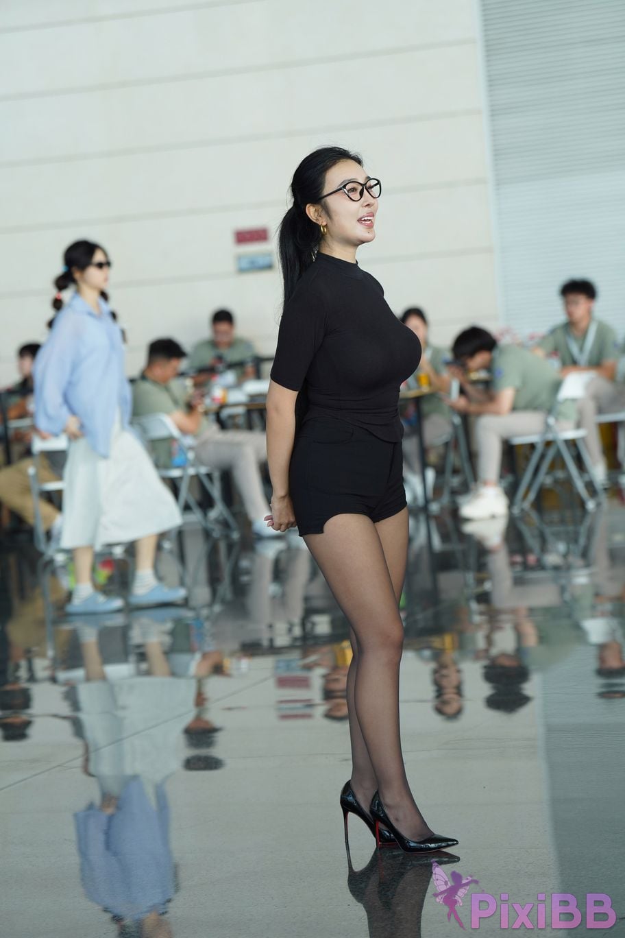 Featured Street Photography Works No.5521 Cutie in short skirt PixiBB.COM 049