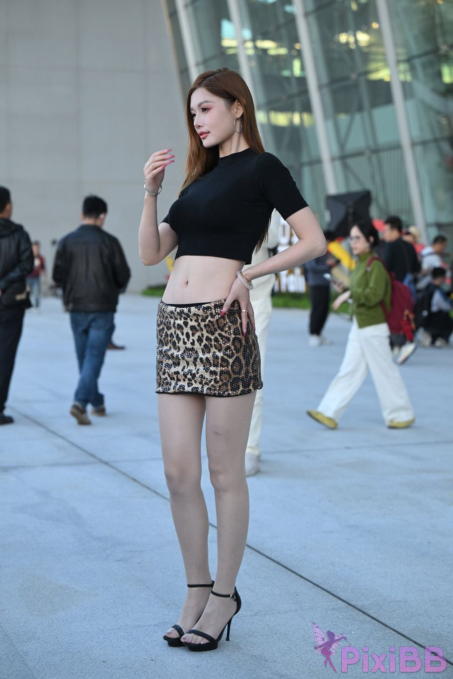 Featured Street Photography Works No.5524 Shredded leopard print beauty moon PixiBB.COM 027