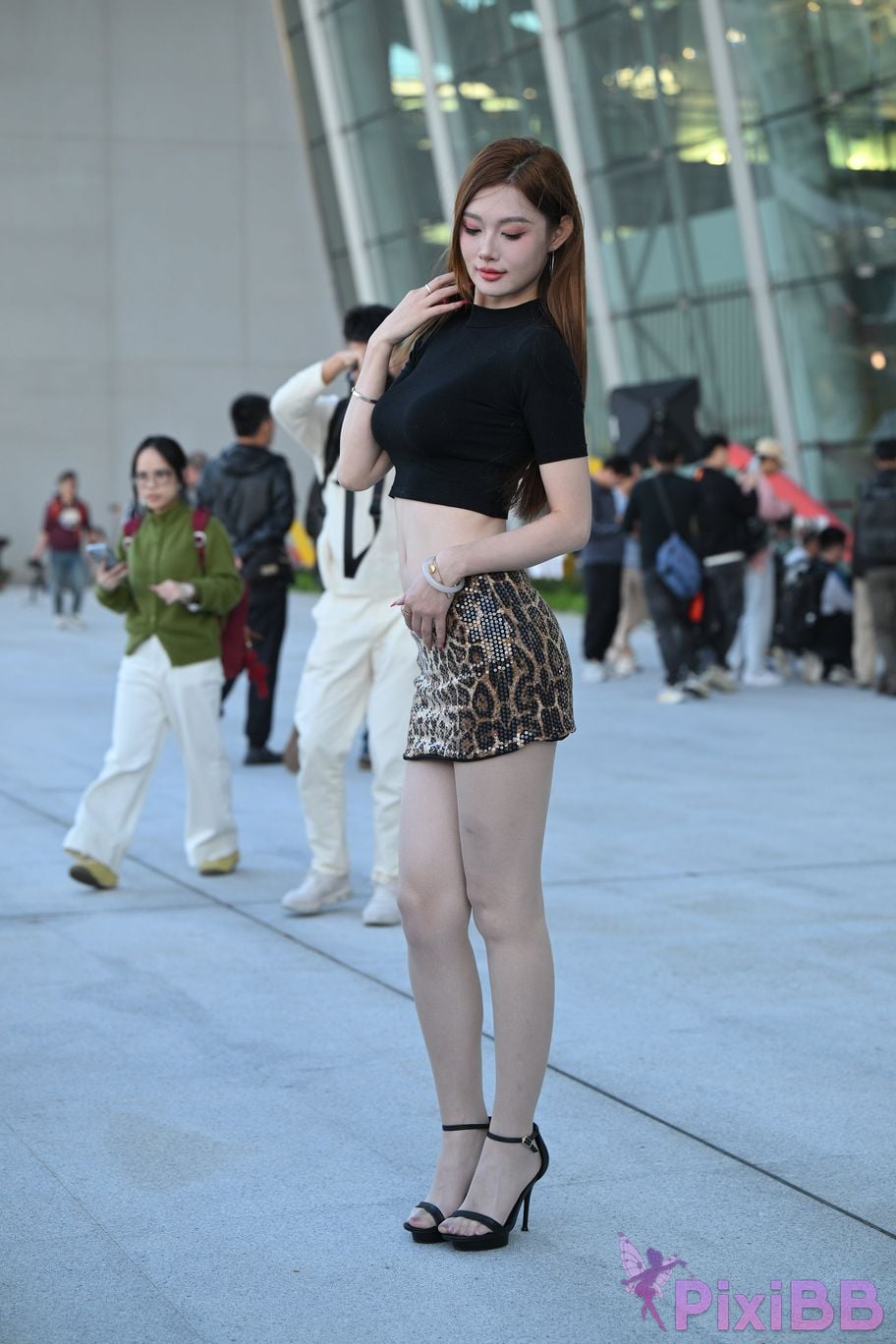 Featured Street Photography Works No.5524 Shredded leopard print beauty moon PixiBB.COM 028