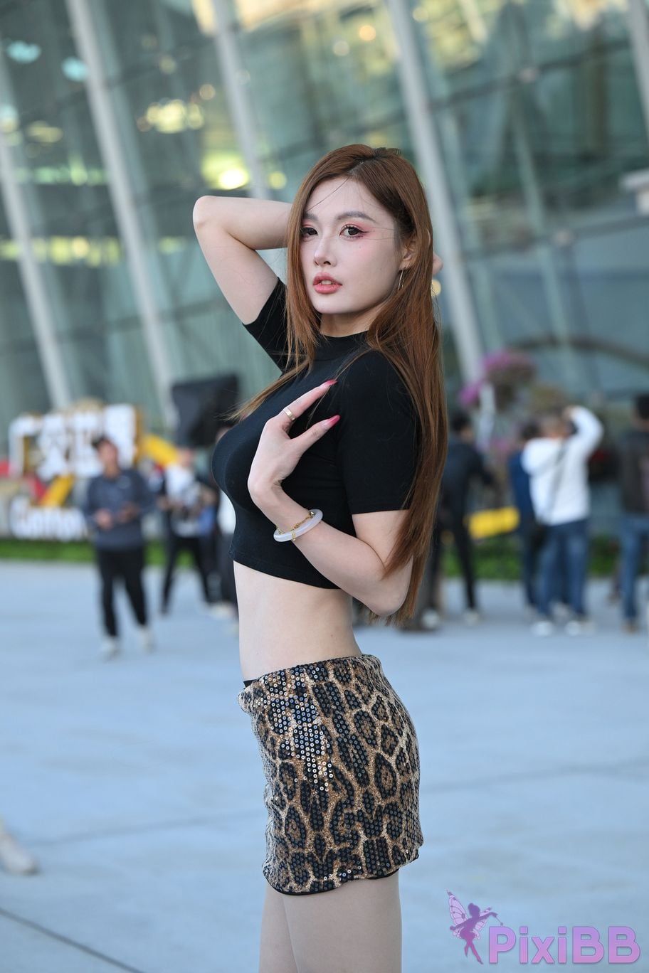 Featured Street Photography Works No.5524 Shredded leopard print beauty moon PixiBB.COM 049