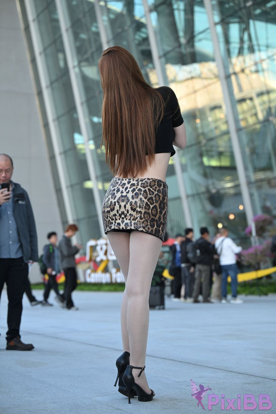 Featured Street Photography Works No.5524 Shredded leopard print beauty moon PixiBB.COM 105