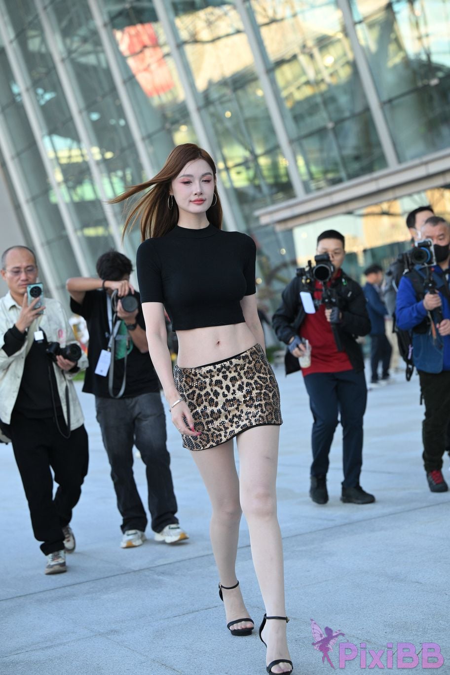 Featured Street Photography Works No.5524 Shredded leopard print beauty moon PixiBB.COM 134