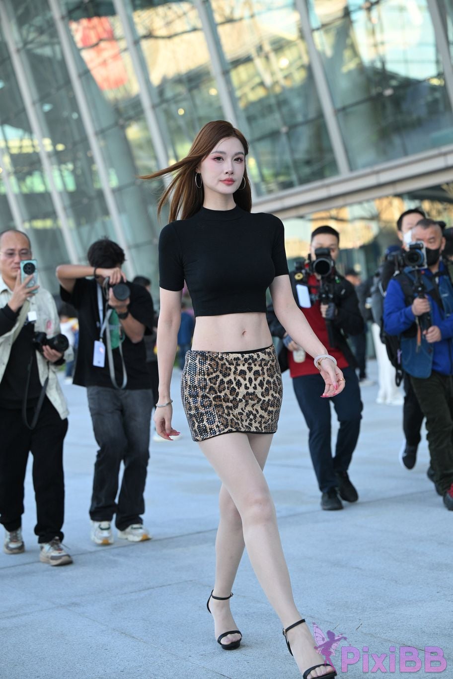 Featured Street Photography Works No.5524 Shredded leopard print beauty moon PixiBB.COM 137