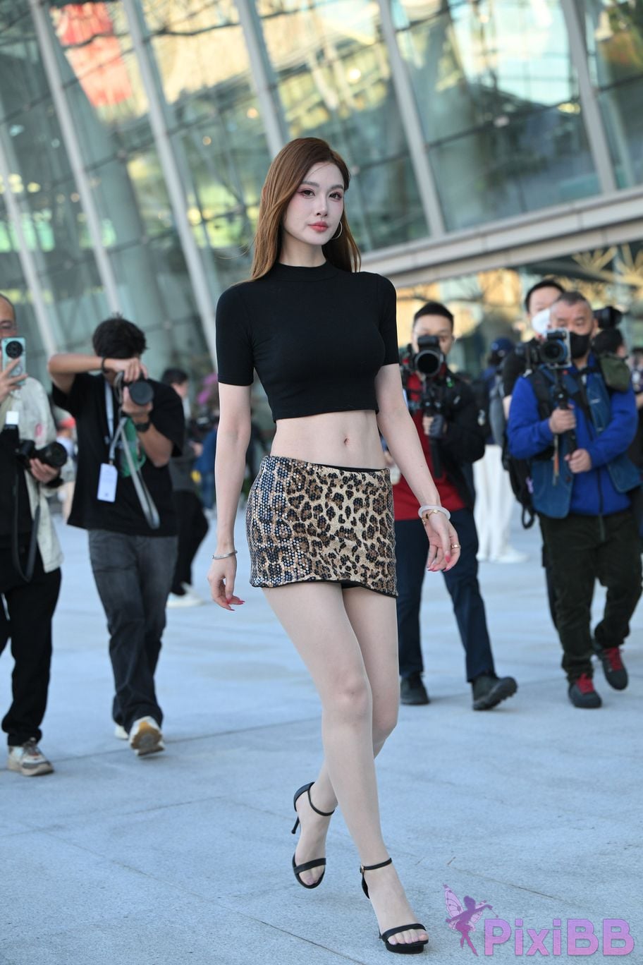 Featured Street Photography Works No.5524 Shredded leopard print beauty moon PixiBB.COM 138
