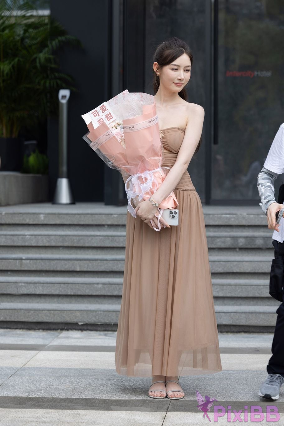 Featured Street Photography Works No.5547 Minmin goddess tube top gauze dress PixiBB.COM 325